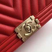 Chanel Medium Old Metallic Chevron Quilted Boy Flap Bag Grained Leather Red A67086 25×15×7.5cm - 5