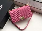 Chanel Medium Old Metallic Chevron Quilted Boy Flap Bag Grained Leather Pink A67086 25×15×7.5cm - 2