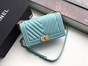 Chanel Medium Old Metallic Chevron Quilted Boy Flap Bag Grained Leather Pastel Blue A67086 25×15×7.5cm - 2
