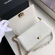 Chanel Medium Old Classic Boy Bag Lambskin White A67086 25 cm - 4