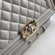 Chanel Medium Old Classic Boy Bag Lambskin White A67086 25 cm - 2