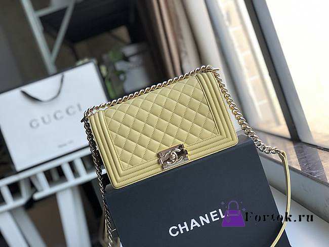 Chanel Medium Old Classic Boy Bag Lambskin Sunshine Yellow A67086 25 cm - 1