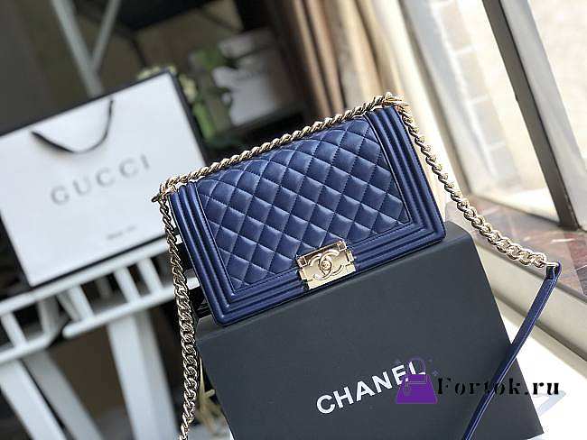 Chanel Medium Old Classic Boy Bag Lambskin Navy Blue A67086 25 cm - 1