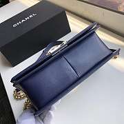 Chanel Medium Old Classic Boy Bag Lambskin Navy Blue A67086 25 cm - 2
