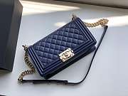 Chanel Medium Old Classic Boy Bag Lambskin Navy Blue A67086 25 cm - 4