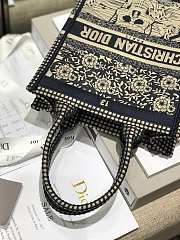 Dior Vertical Book Tote Embroidery 01 20x26x10cm - 4