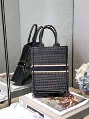 Dior Vertical Book Tote Embroidery 02 20x26x10cm - 4