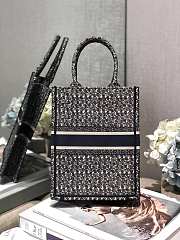 Dior Vertical Book Tote Embroidery 04 20x26x10cm - 3