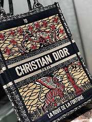 Dior Vertical Book Tote Embroidery 04 20x26x10cm - 2