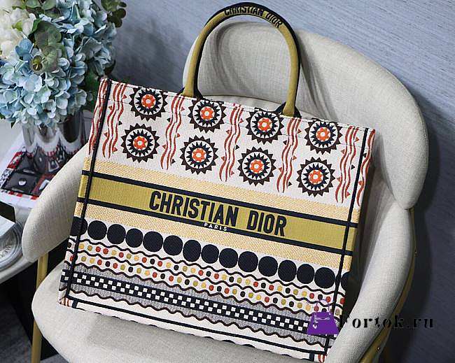 Dior Book Tote Yellow Design Embroidery 41cm - 1
