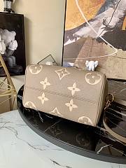 Louis Vuitton Speedy Bandoulière 25 Bicolor Monogram Pattern Beige/Creme M58947 25x19x15cm - 3