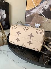 Louis Vuitton Speedy Bandoulière 25 Bicolor Monogram Pattern Creme/Beige M58947 25x19x15cm - 3