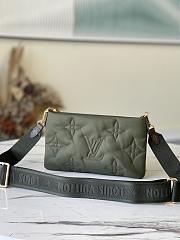 Louis Vuitton Maxi Multi Pochette Accessoires Khaki/Beige M58977 34x21.5x5cm - 4