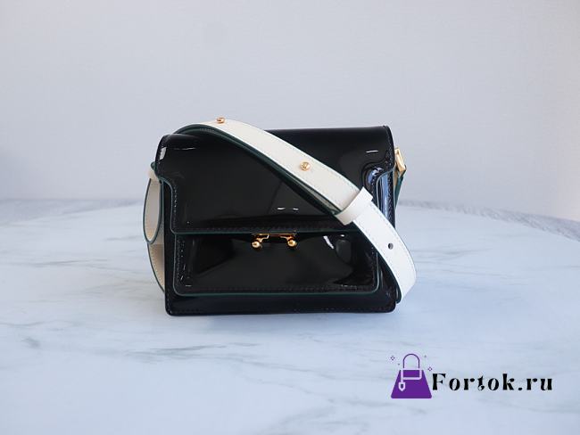 Marni Mini Trunk Bag Patent Leather Black/White Z476N 18×13×6.5cm - 1