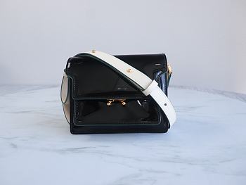 Marni Mini Trunk Bag Patent Leather Black/White Z476N 18×13×6.5cm