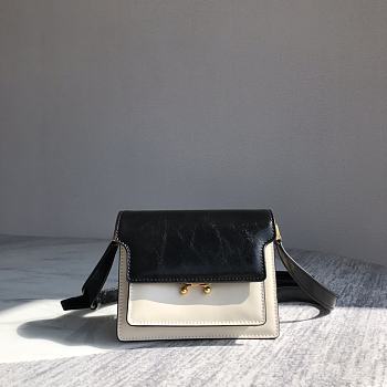 Marni Mini Trunk Bag Leather White/Black Z476N 18×13×6.5cm