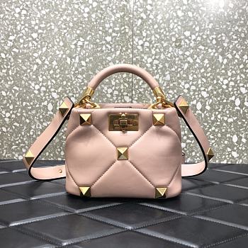 Valentino Small Roman Stud The Handle Bag In Nappa Rose Canelle B0I97BSF 20×9×15cm