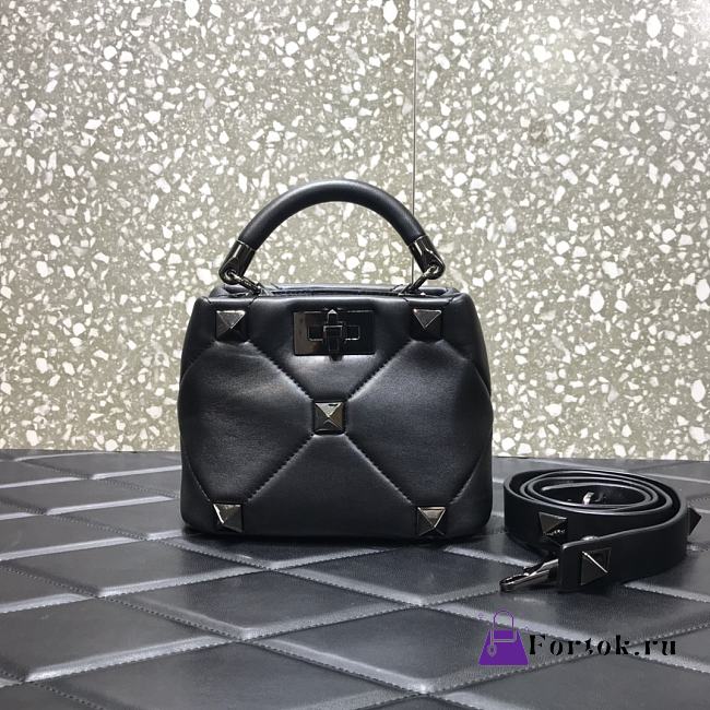 Valentino Small Roman Stud The Handle Bag In Nappa All Black B0I97BSF 20×9×15cm - 1