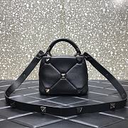 Valentino Small Roman Stud The Handle Bag In Nappa All Black B0I97BSF 20×9×15cm - 5
