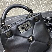 Valentino Small Roman Stud The Handle Bag In Nappa All Black B0I97BSF 20×9×15cm - 4
