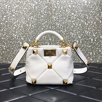 Valentino Small Roman Stud The Handle Bag In Nappa White B0I97BSF 20×9×15cm