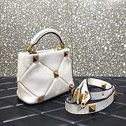 Valentino Small Roman Stud The Handle Bag In Nappa White B0I97BSF 20×9×15cm - 4