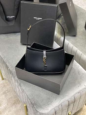 Ysl Le 5 À 7 Hobo Bag In Smooth Leather Black 6572282 25x14x6cm