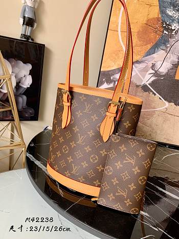 Louis Vuitton Bucket PM 23 Shoulder Tote Bag Monogram Canvas Brown M42238 23x15x26cm