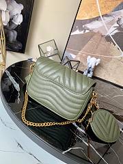 Louis Vuitton New Wave Multi Pochette Quilted Leather Khaki M56471 21x13x6.5cm - 2