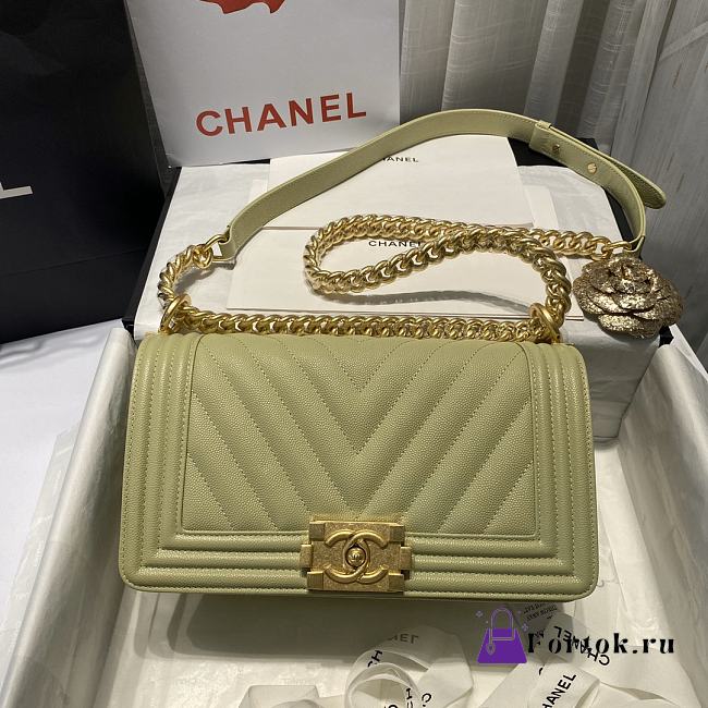 Chanel Medium Boy Bag Chevron Gold-tone Metal Grained Leather Olive Green A67086 25cm - 1