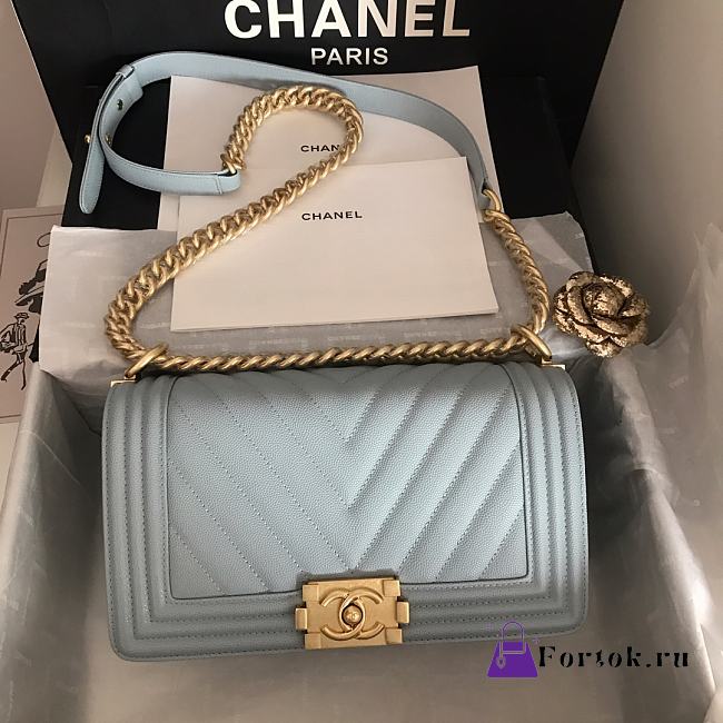Chanel Medium Boy Bag Chevron Gold-tone Metal Grained Leather Cornflower A67086 25cm - 1