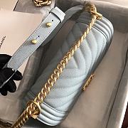 Chanel Medium Boy Bag Chevron Gold-tone Metal Grained Leather Cornflower A67086 25cm - 2