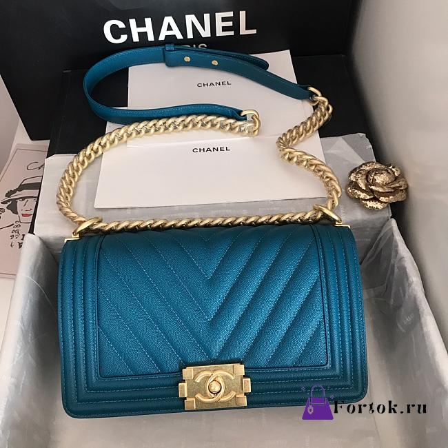 Chanel Medium Boy Bag Chevron Gold-tone Metal Grained Leather Ocean Blue A67086 25cm - 1
