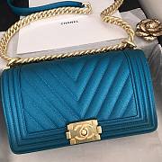 Chanel Medium Boy Bag Chevron Gold-tone Metal Grained Leather Ocean Blue A67086 25cm - 4