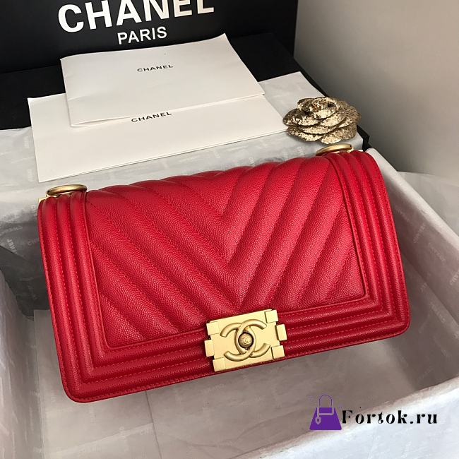 Chanel Medium Boy Bag Chevron Gold-tone Metal Grained Leather Red A67086 25cm - 1
