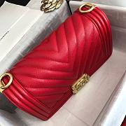 Chanel Medium Boy Bag Chevron Gold-tone Metal Grained Leather Red A67086 25cm - 2