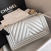 Chanel Medium Boy Bag Chevron Gold-tone Metal Grained Leather Light Gray A67086 25cm - 3