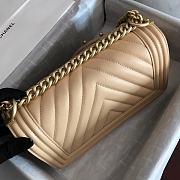 Chanel Medium Boy Bag Chevron Gold-tone Metal Grained Leather Light Beige A67086 25cm - 4