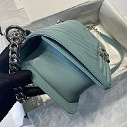 Chanel Medium Boy Bag Chevron Black-tone Metal Grained Leather Blue A67086 25cm - 3