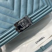 Chanel Medium Boy Bag Chevron Black-tone Metal Grained Leather Blue A67086 25cm - 5