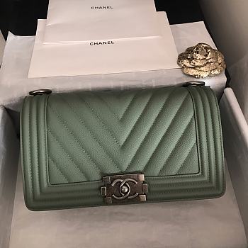 Chanel Medium Boy Bag Chevron Black-tone Metal Grained Leather Green A67086 25cm