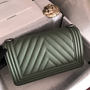 Chanel Medium Boy Bag Chevron Black-tone Metal Grained Leather Green A67086 25cm - 6