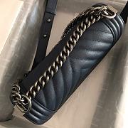 Chanel Medium Boy Bag Chevron Black-tone Metal Grained Leather Dark Blue A67086 25cm - 3
