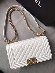 Chanel Medium Boy Bag Classic Gold-tone Metal Grained Leather White A67086 25cm - 1