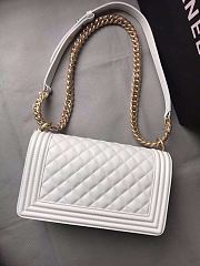 Chanel Medium Boy Bag Classic Gold-tone Metal Grained Leather White A67086 25cm - 2