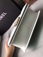Chanel Medium Boy Bag Classic Gold-tone Metal Grained Leather White A67086 25cm - 4