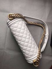 Chanel Medium Boy Bag Classic Gold-tone Metal Grained Leather White A67086 25cm - 5