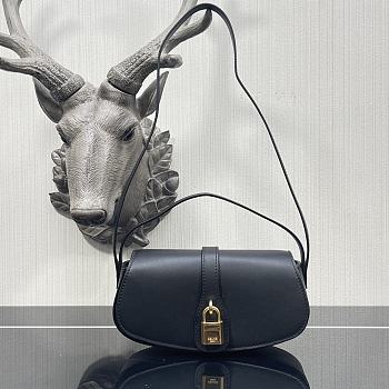 Celine Clutch On Strap Smooth Leather Black 10I593DQ1 18×8×5cm 