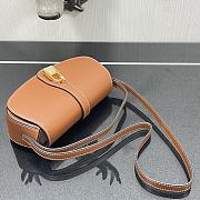 Celine Clutch On Strap Smooth Leather Tan 10I593DQ1 18×8×5cm - 2