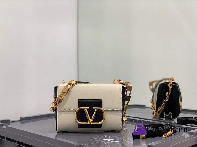 Valentino Stud Sign Grainy Leather Shoulder Bag White/Black XW2B0J96CPD0NO 20x15x7cm - 1